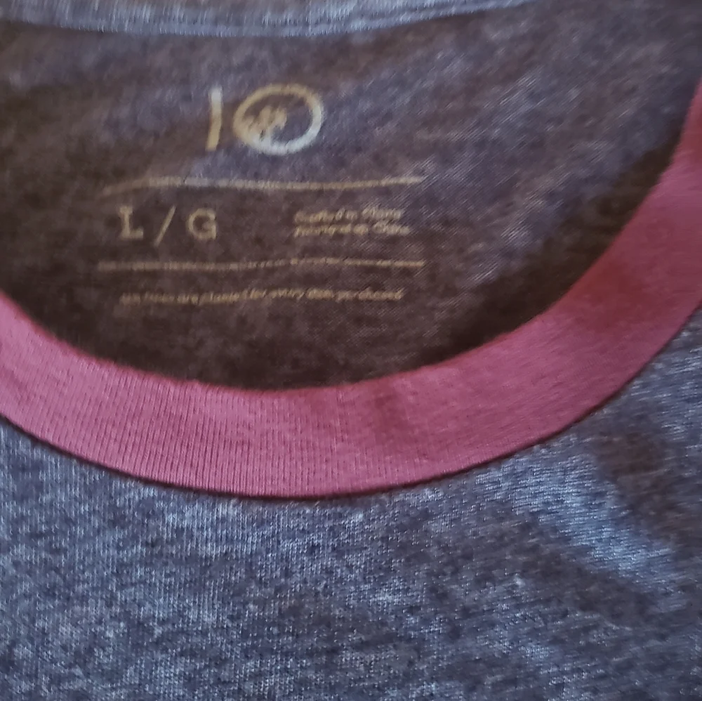tentree Ladies T-Shirt - Picture 2 of 2